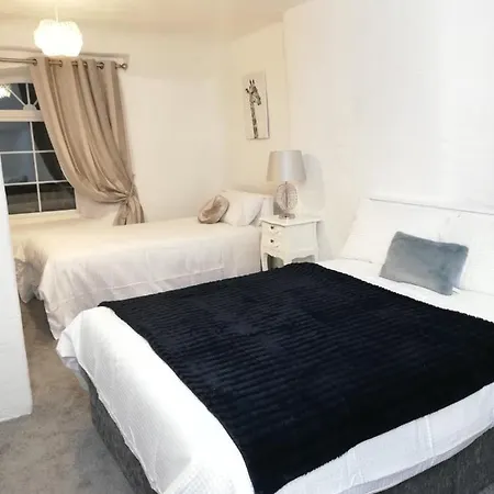 Ardhill House The Diamond, In The Heart Of Town , F94 C7x9 Penzion Ardara