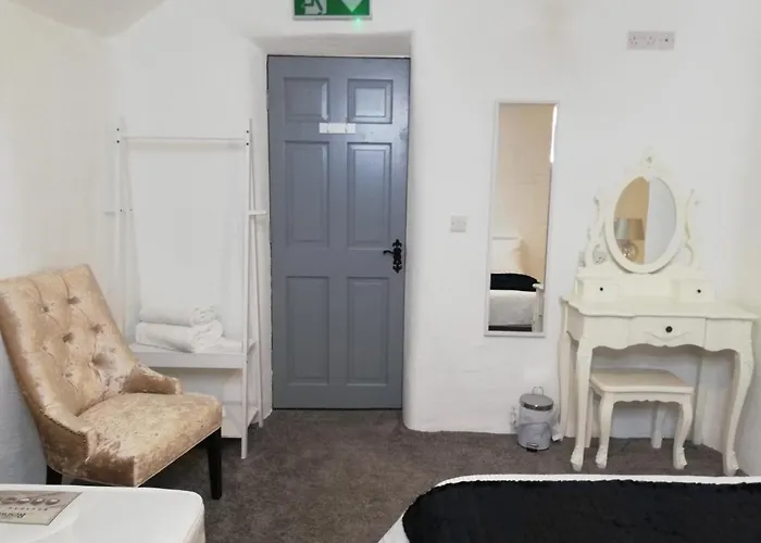 Ardhill House The Diamond, In The Heart Of Town , F94 C7x9 게스트하우스 3*